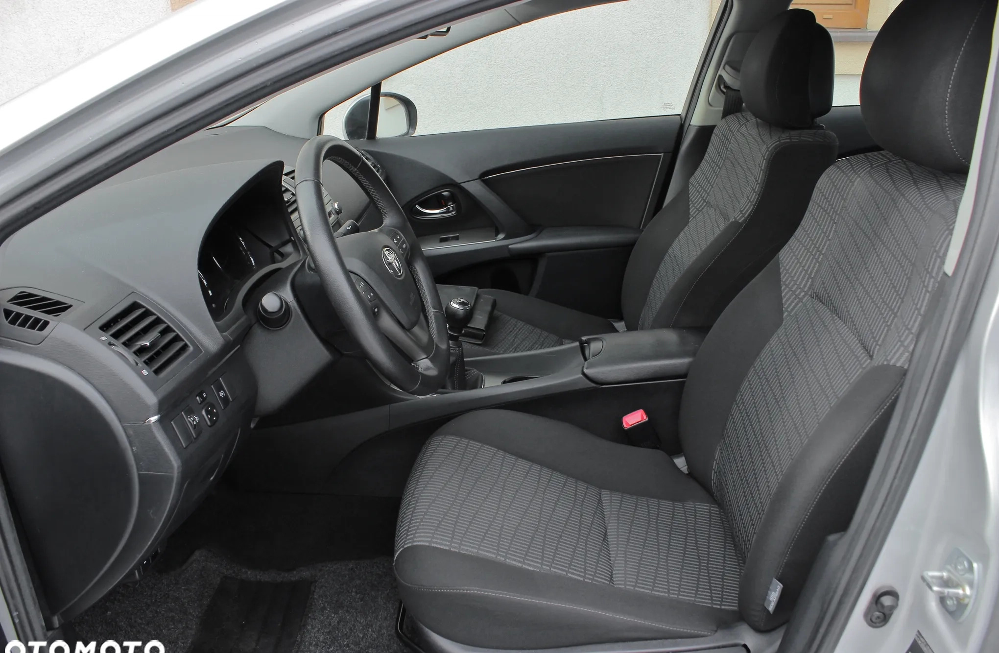 Toyota Avensis cena 41000 przebieg: 84000, rok produkcji 2011 z Poddębice małe 379